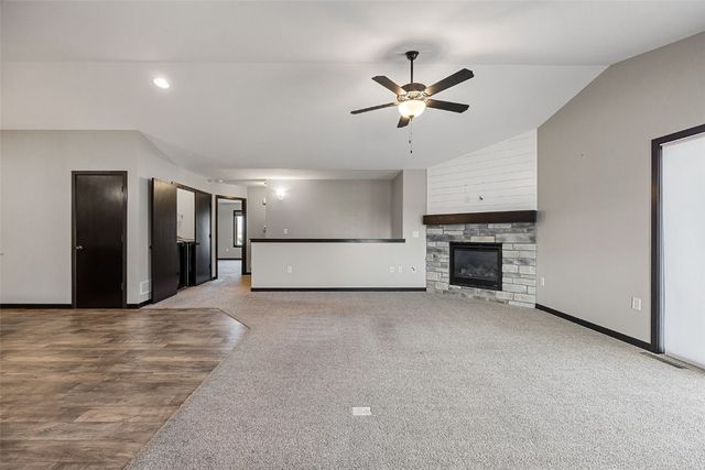 4422 Calder Drive, Marion, IA 52302