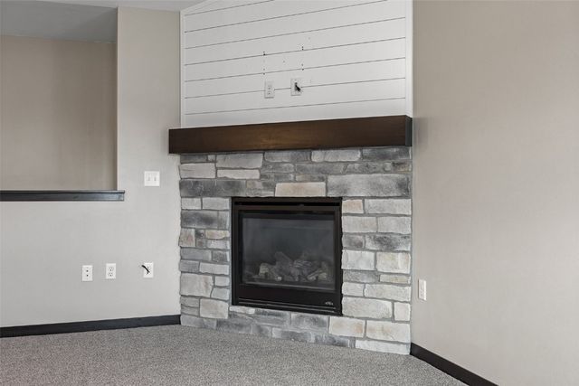 4422 Calder Drive, Marion, IA 52302