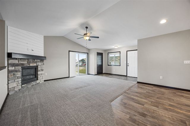 4422 Calder Drive, Marion, IA 52302