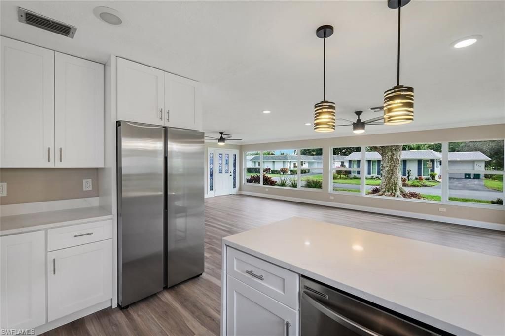 233 YORKSHIRE CT, NAPLES, FL 34112 — photo 4