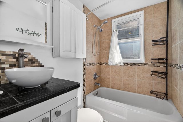 4836 Francisco Avenue, Downers Grove, IL 60515