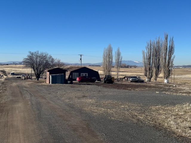 13340 Crystal Springs Road, Klamath Falls, OR 97603