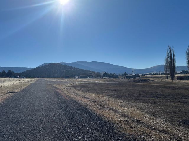 13340 Crystal Springs Road, Klamath Falls, OR 97603