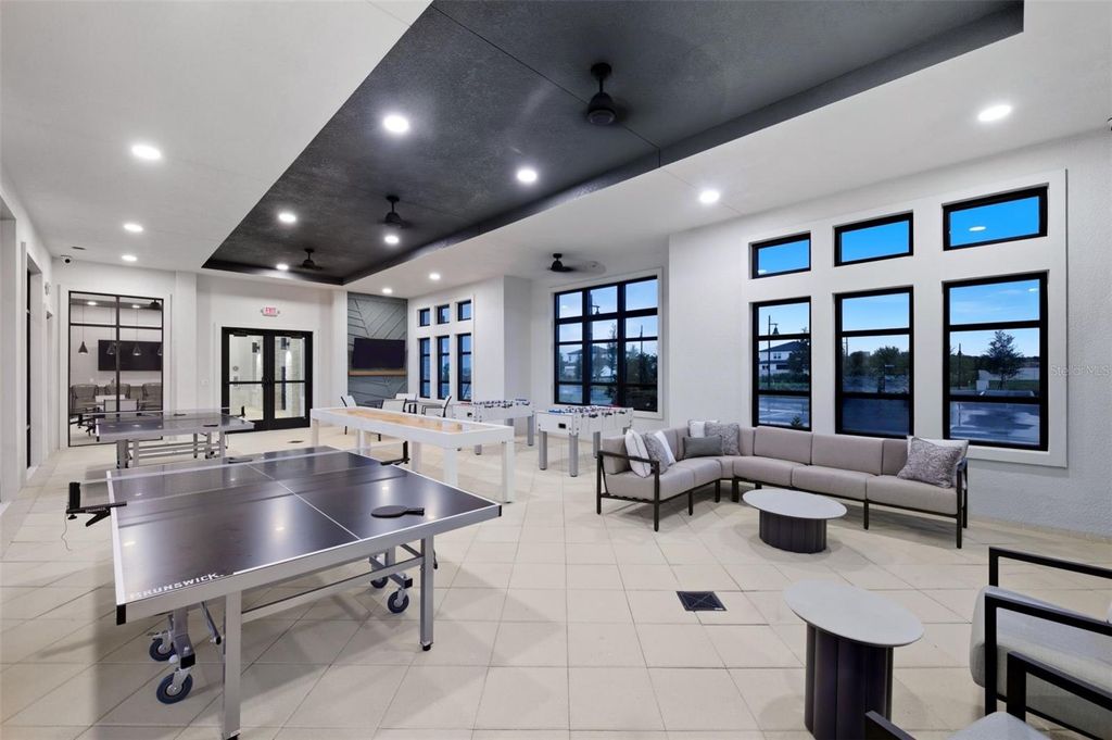 Image 32 of property listing at 9734 AUTUMN RIDGE AVENUE, Riverview, FL 33578