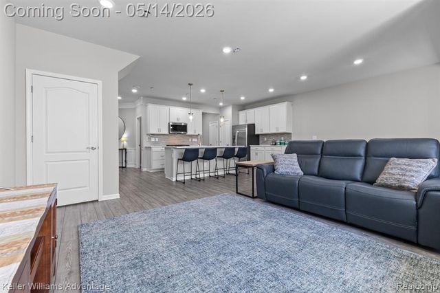 836 Addison Circle, Walled Lake, MI 48390
