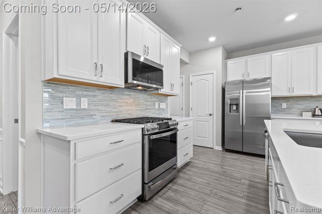 836 Addison Circle, Walled Lake, MI 48390