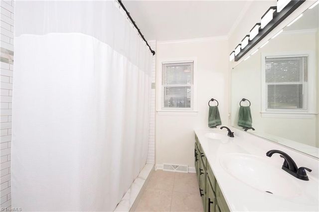 4320 Woodbourne Drive, Clemmons, NC 27012