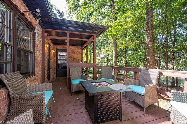 4320 Woodbourne Drive, Clemmons, NC 27012