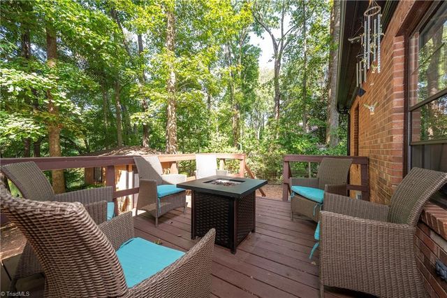 4320 Woodbourne Drive, Clemmons, NC 27012