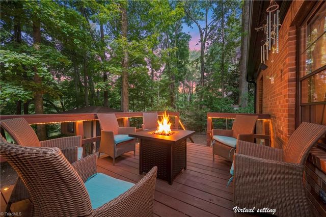 4320 Woodbourne Drive, Clemmons, NC 27012