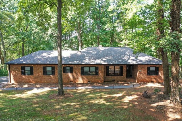 4320 Woodbourne Drive, Clemmons, NC 27012