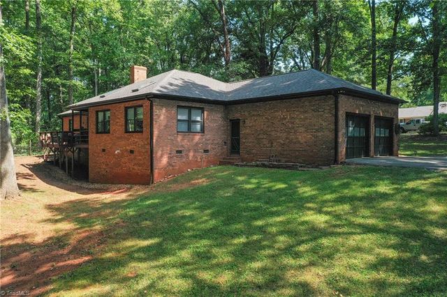 4320 Woodbourne Drive, Clemmons, NC 27012