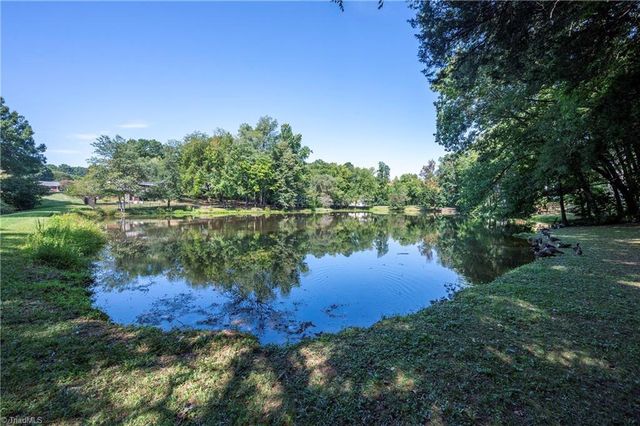 4320 Woodbourne Drive, Clemmons, NC 27012
