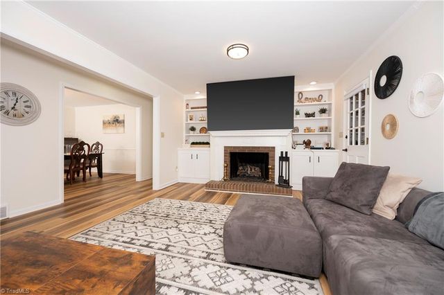 4320 Woodbourne Drive, Clemmons, NC 27012