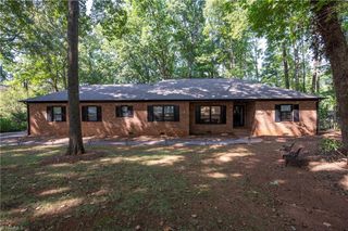 4320 Woodbourne Drive, Clemmons, NC 27012