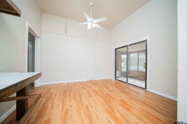 100 W Groves St, Big Sandy, TX 75755