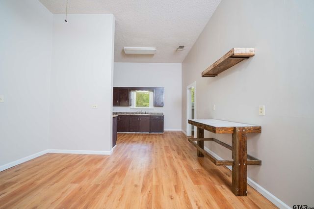100 W Groves St, Big Sandy, TX 75755