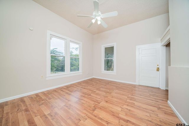 100 W Groves St, Big Sandy, TX 75755