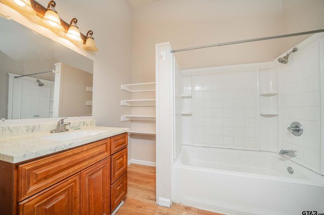 100 W Groves St, Big Sandy, TX 75755