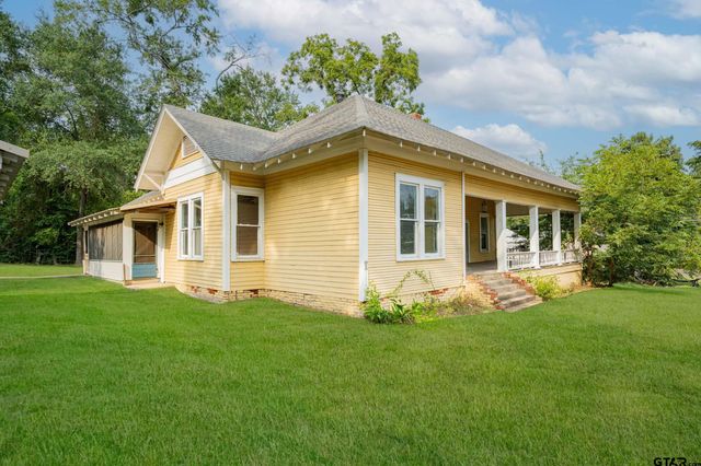 100 W Groves St, Big Sandy, TX 75755