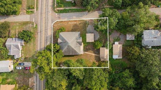 100 W Groves St, Big Sandy, TX 75755