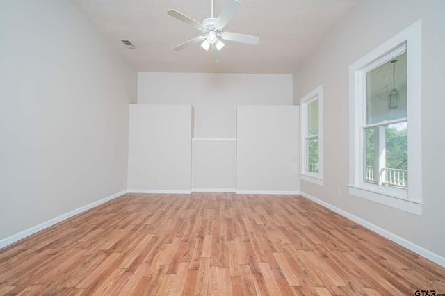 100 W Groves St, Big Sandy, TX 75755
