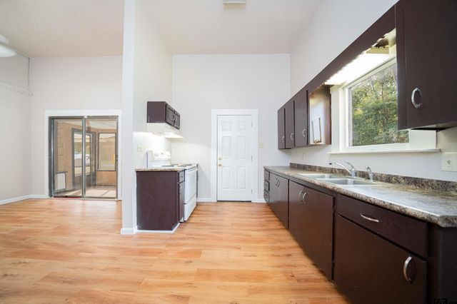 100 W Groves St, Big Sandy, TX 75755