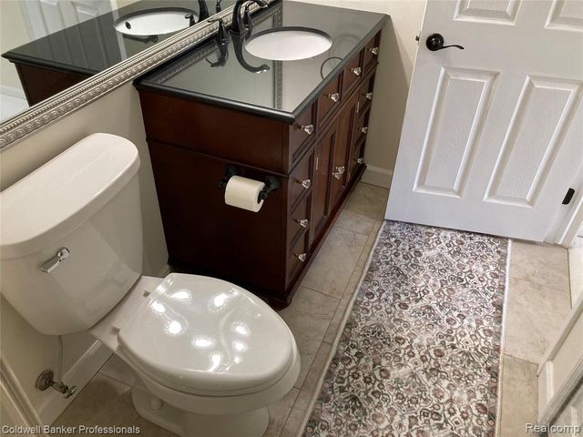 3436 Adams Shore Drive, Waterford, MI 48329