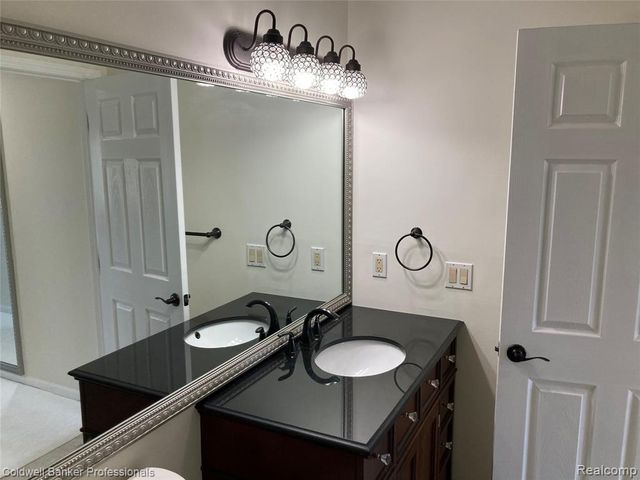 3436 Adams Shore Drive, Waterford, MI 48329