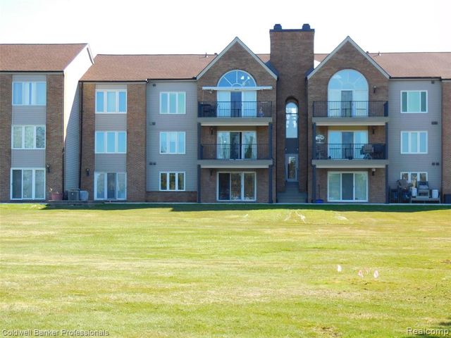 3436 Adams Shore Drive, Waterford, MI 48329