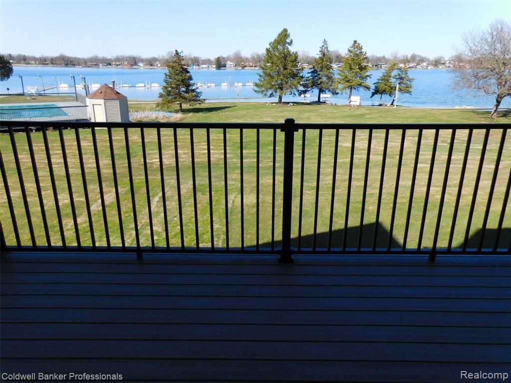 3436 Adams Shore Drive, Waterford, MI 48329