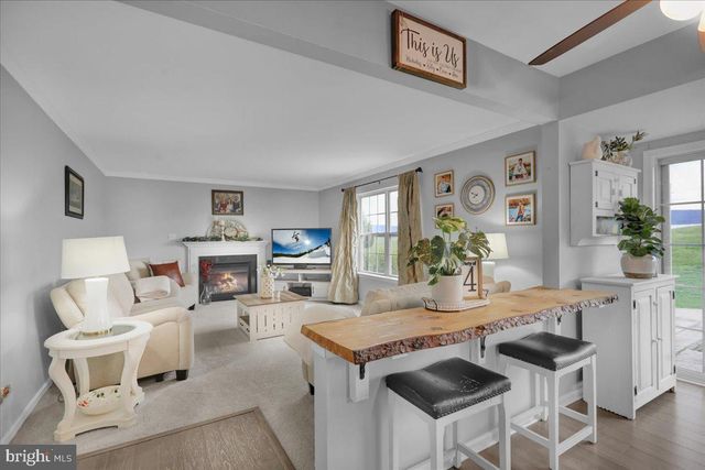 221 OVAL DR, Hamburg, PA 19526