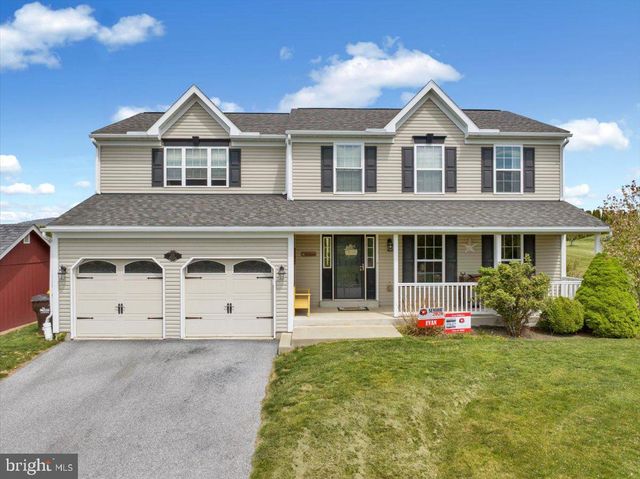 221 OVAL DR, Hamburg, PA 19526