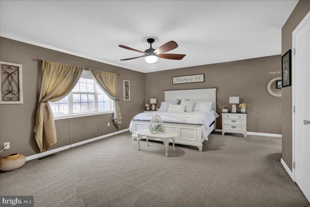 221 OVAL DR, Hamburg, PA 19526