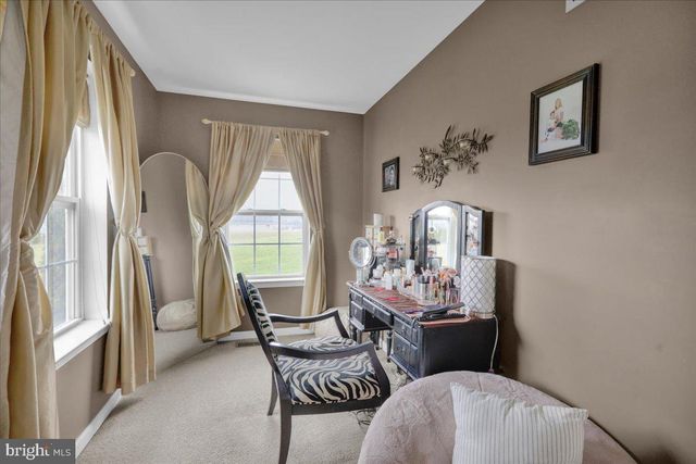 221 OVAL DR, Hamburg, PA 19526