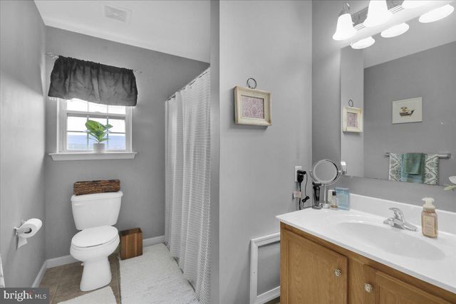 221 OVAL DR, Hamburg, PA 19526