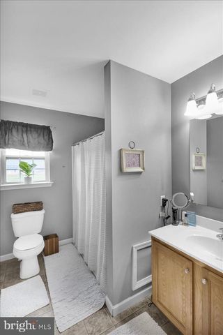 221 OVAL DR, Hamburg, PA 19526