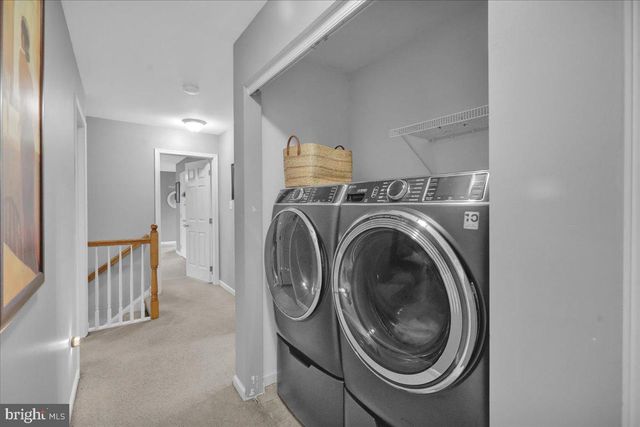 221 OVAL DR, Hamburg, PA 19526