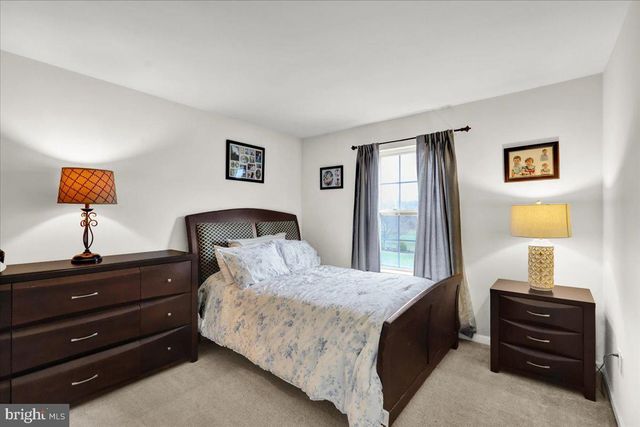221 OVAL DR, Hamburg, PA 19526