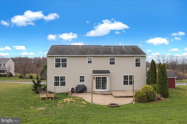 221 OVAL DR, Hamburg, PA 19526