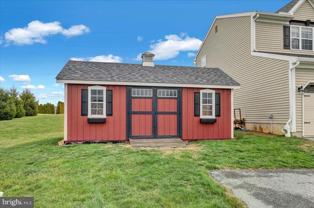 221 OVAL DR, Hamburg, PA 19526