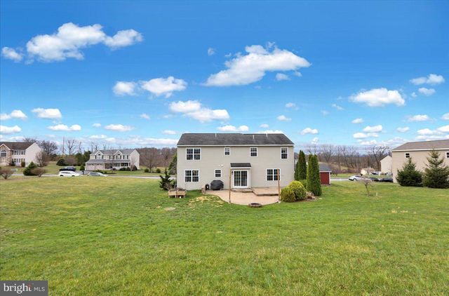 221 OVAL DR, Hamburg, PA 19526