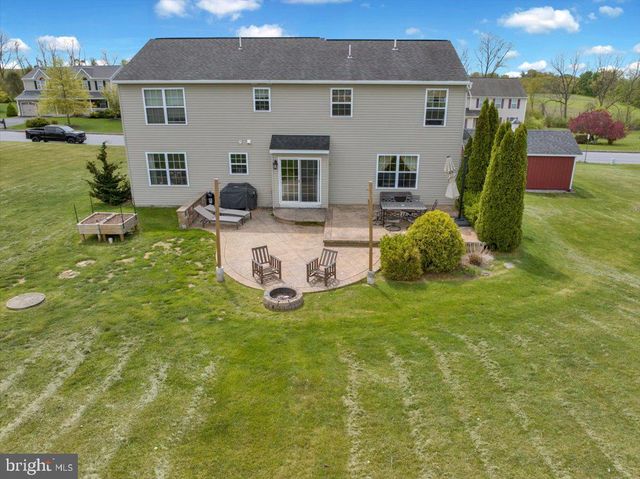 221 OVAL DR, Hamburg, PA 19526