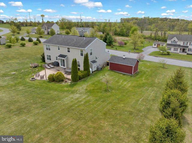 221 OVAL DR, Hamburg, PA 19526