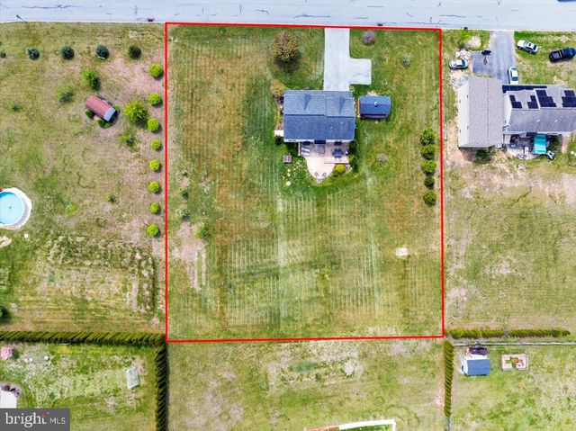 221 OVAL DR, Hamburg, PA 19526