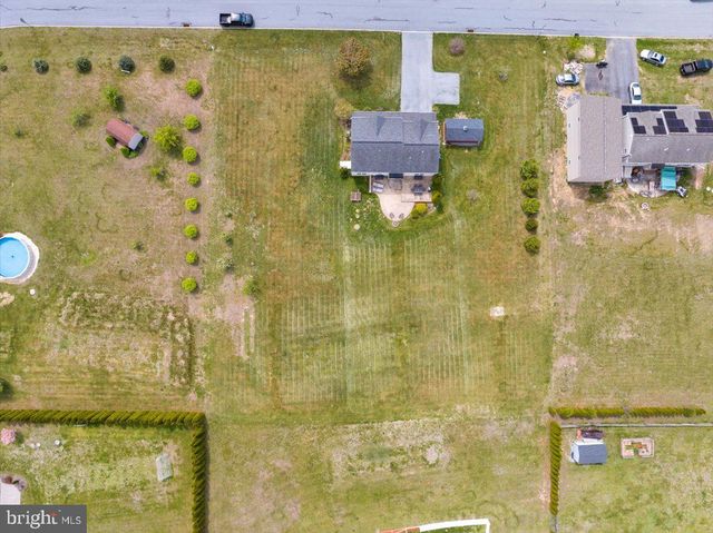 221 OVAL DR, Hamburg, PA 19526