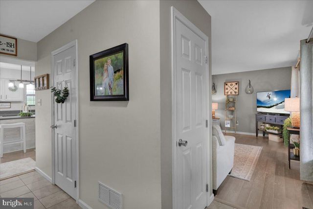 221 OVAL DR, Hamburg, PA 19526