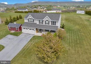221 OVAL DR, Hamburg, PA 19526