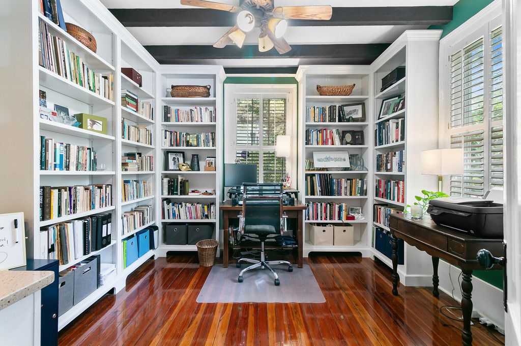 Image 12 of property listing at 516 Central Avenue, Summerville, SC 29483