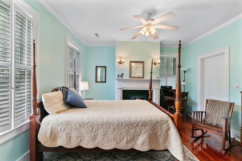 Image 29 of property listing at 516 Central Avenue, Summerville, SC 29483